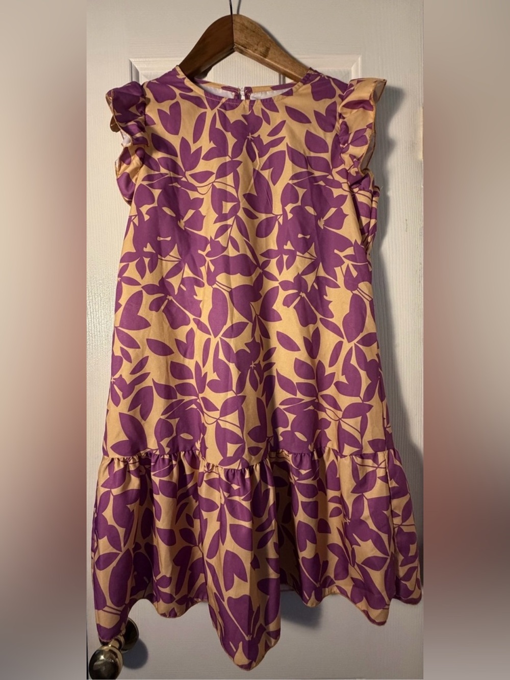Purple & Cream Leaf Print Ruffle Sleeve Dress. Sz S